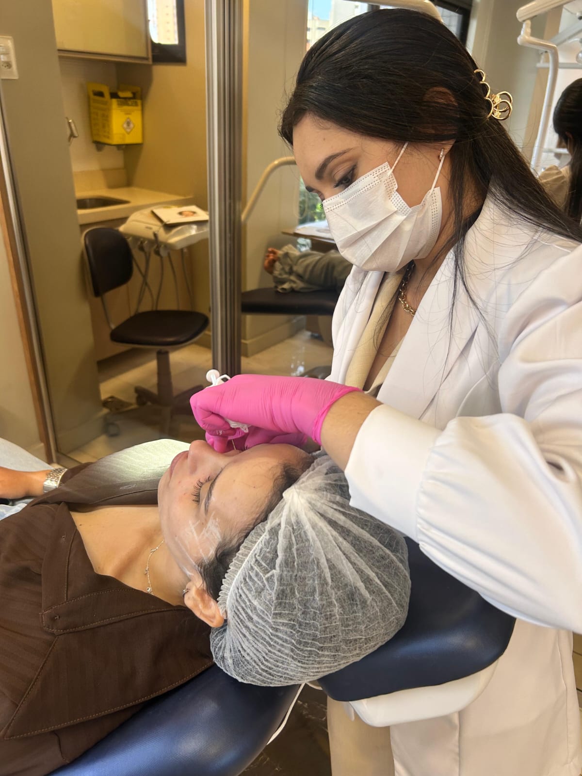 Procedimento de harmonização facial